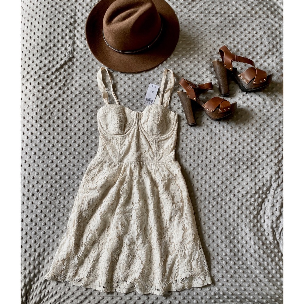 BUSTIER IVORY DRESS 👗🌻🌼 - Picture 4 of 9